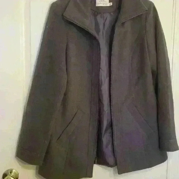 Small Gray Faded glory wool coat, length 28" and P2P length is 19" - Picture 8 of 12
